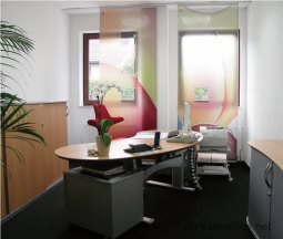 Akustikvorhänge: Büro mit 2 schallabsorbierenden Vorhängen in rot